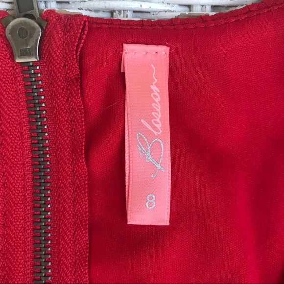 🆕NWOT {Blossom Couture} Plunging Neckline Textured Red Party Dress, Size 8 - Picture 6 of 9